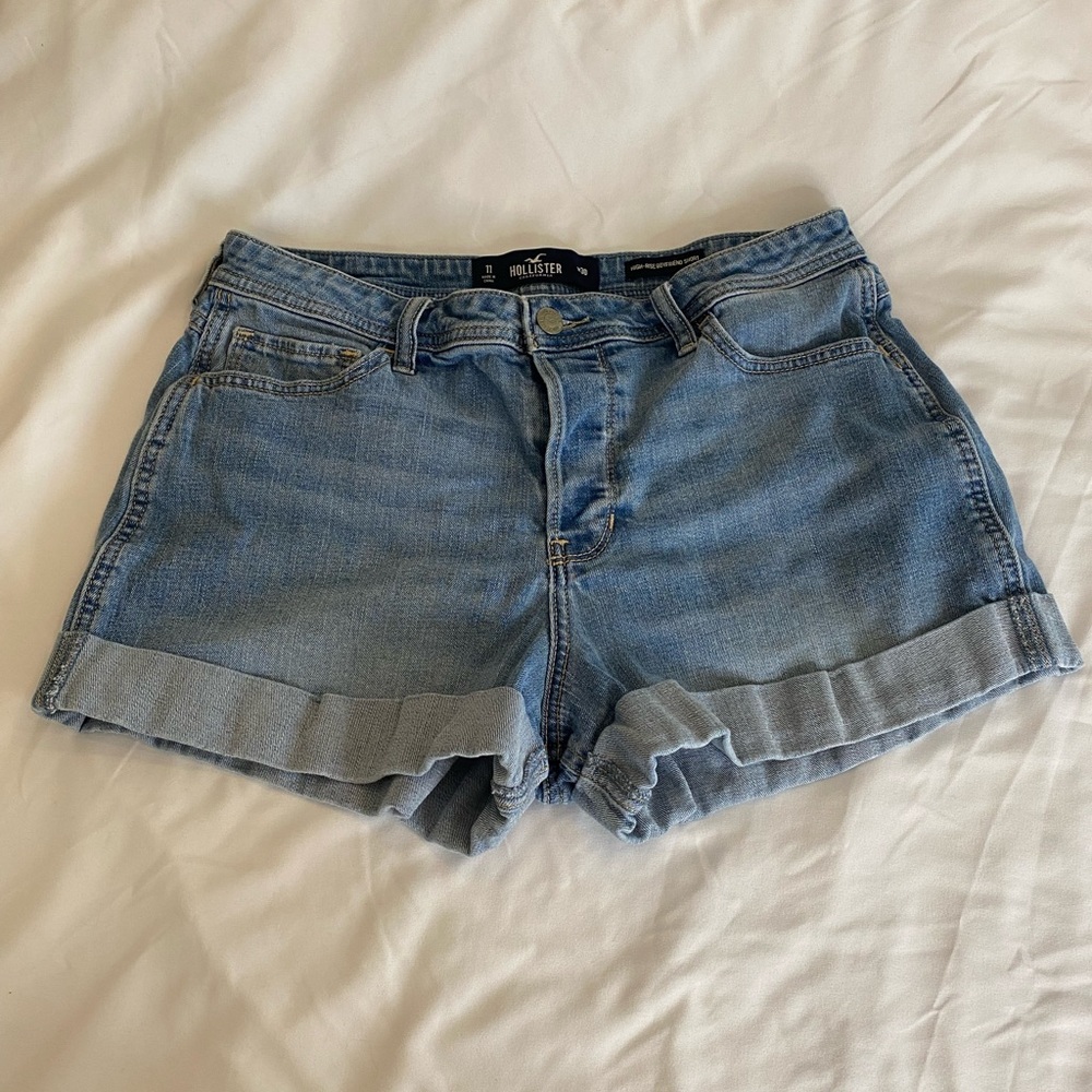 Hollister High-Rise Boyfriend Denim Shorts